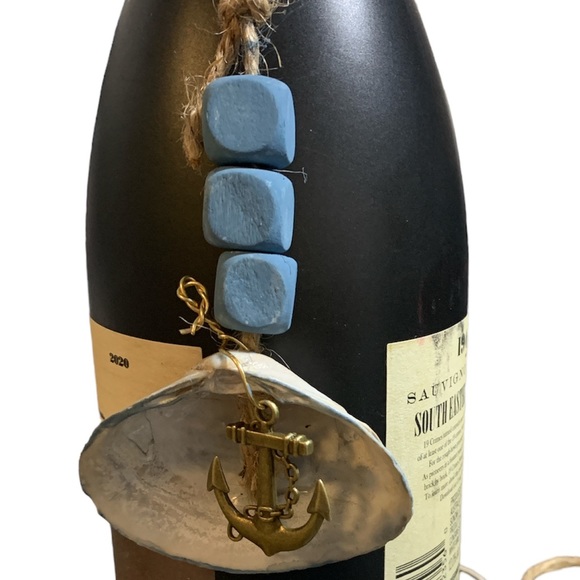 3 - Wine Bottle & Liquor Charms - Clam shell with a Anchor Charm - Picture 7 of 8